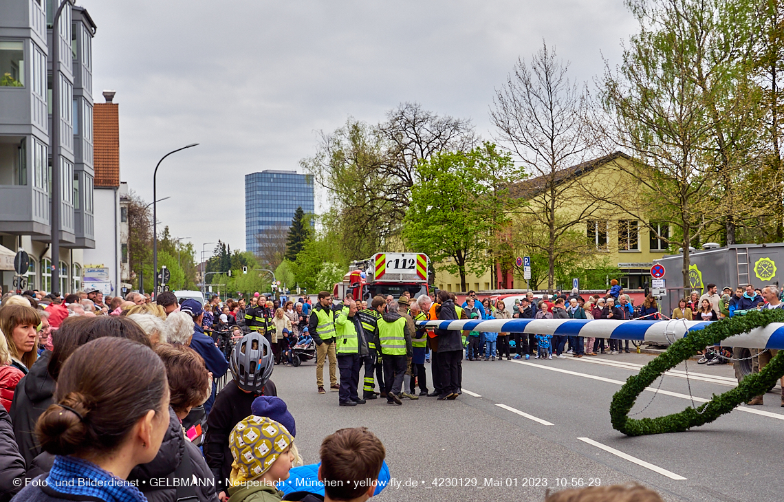 01.05.2023 - Maibaumaufstellung in Berg am Laim